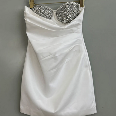 Hot Fashionista Ellie Sleeveless Sweetheart Diamond Neck Mini Dress