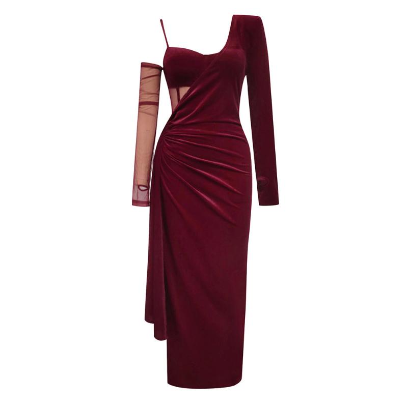 Hot Fashionista - Women's Online Fashion Dress | Cady Burgundy Velvet Corset Slit Prom Dress with Sleeves