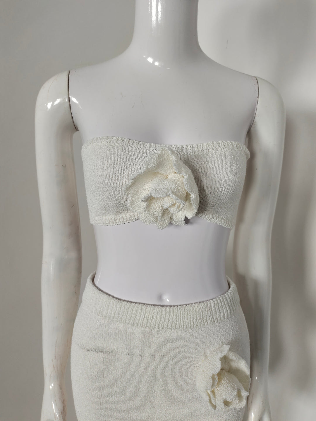 Kenna Floral Bustier Crop Top + Maxi Skirt - Hot fashionista