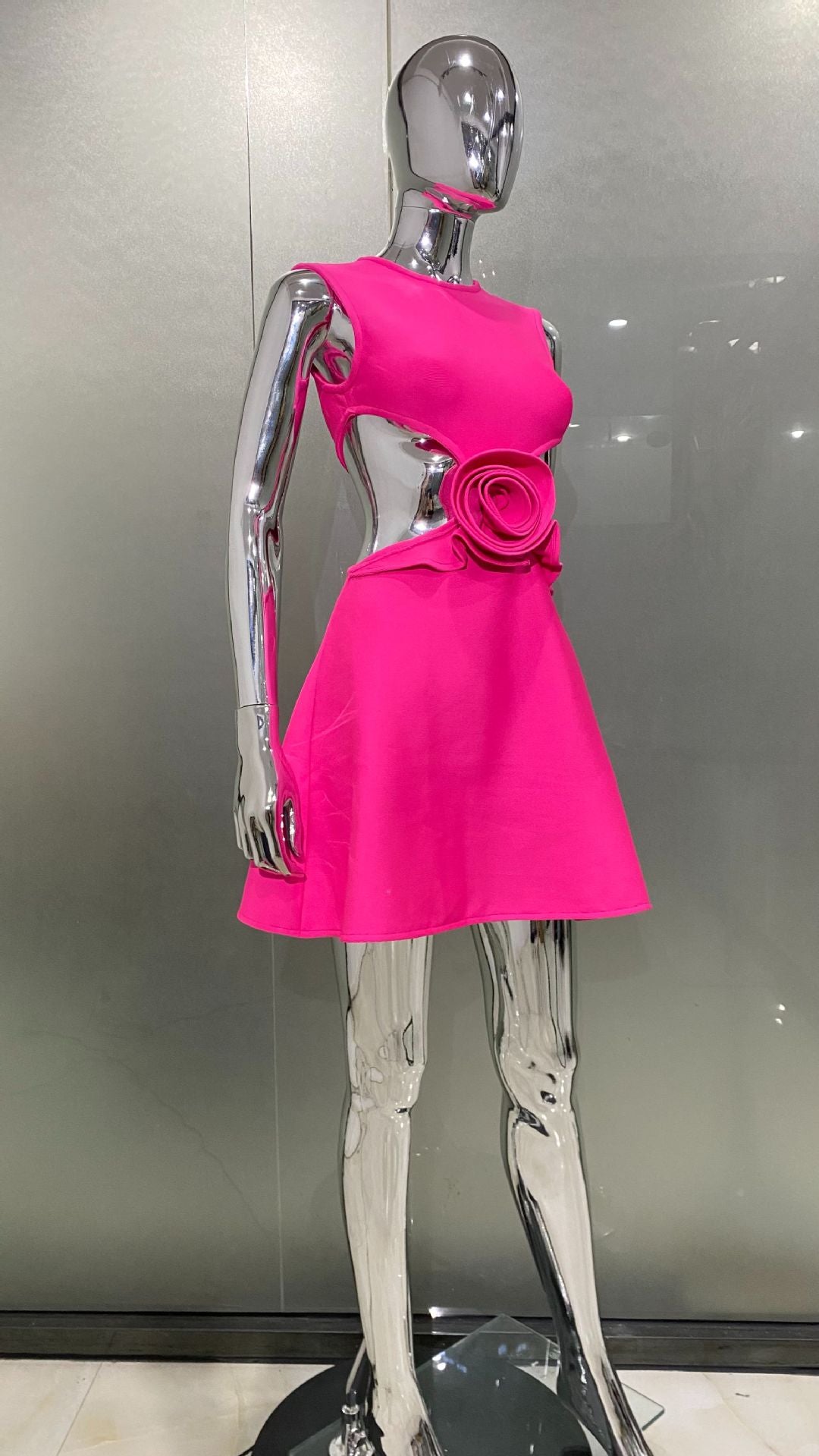 Rosie Sleeveless Crewneck Cut-Out Mini Dress - Hot fashionista