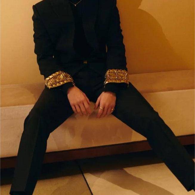 Lenora Long Sleeve Gold Detail Blazer - Hot fashionista
