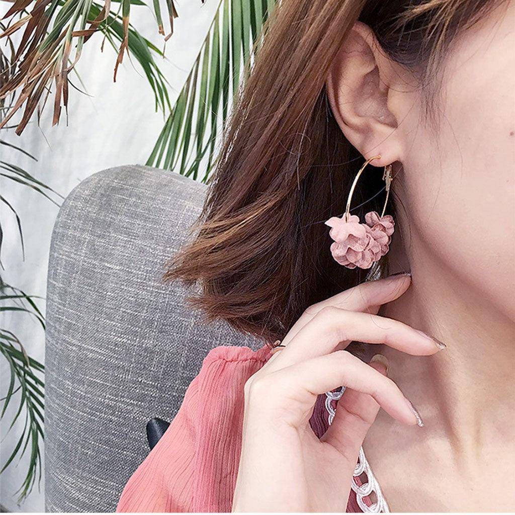 Rhea Dangle Flower Earrings