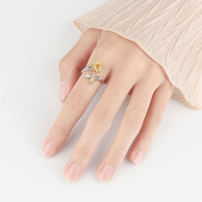 Yuki Sunflower & Bee Ring - Hot fashionista