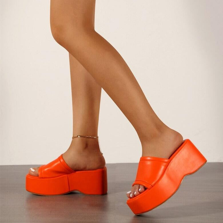 Hot Fashionista Lillian Open Toe Flip Flop Sandals